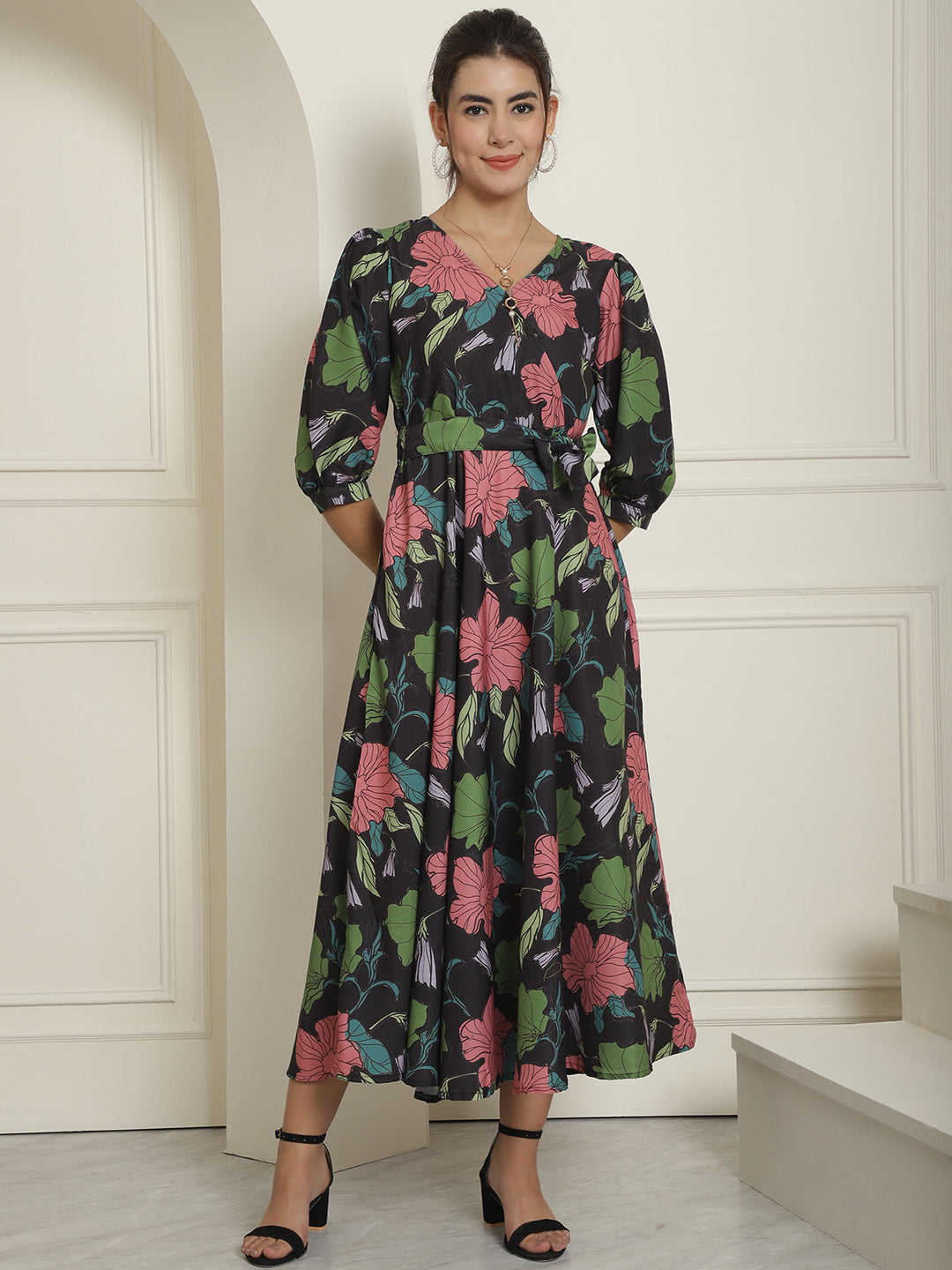 Women's Black Floral Printed A-line Dress With Belt