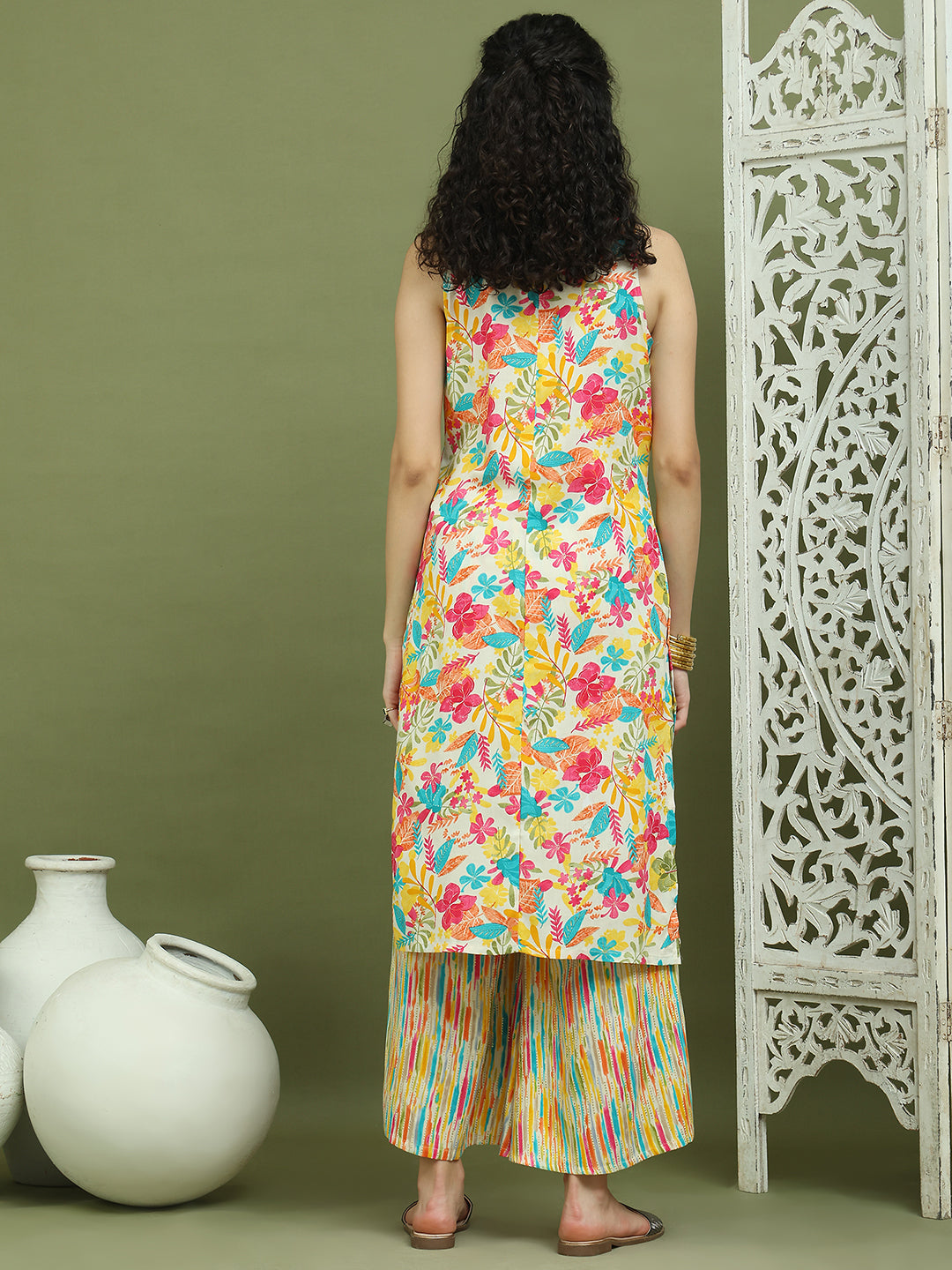 Foil Printed Sleeveless Kurta With Palazzos for Women ( JOKPL 2137Mul 1576 White )
