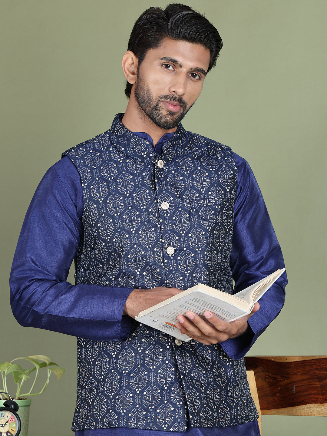 Men's Printed Nehru Jacket With Kurta Pyjama Set ( JOKPWC 636N 4084Navy )