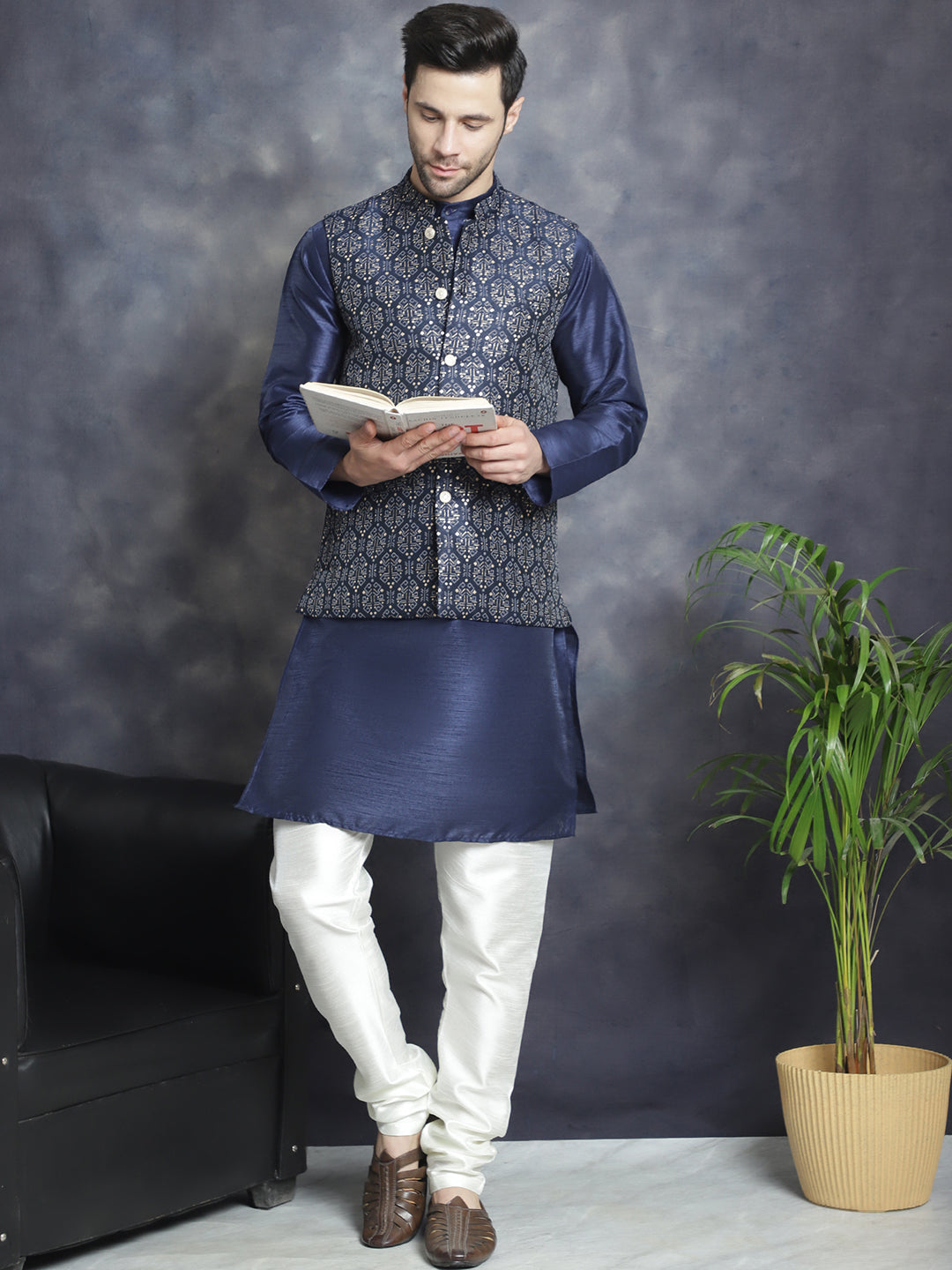 Men's Printed Nehru Jacket With Kurta Pyjama Set ( JOKPWC 636N 4084Navy )