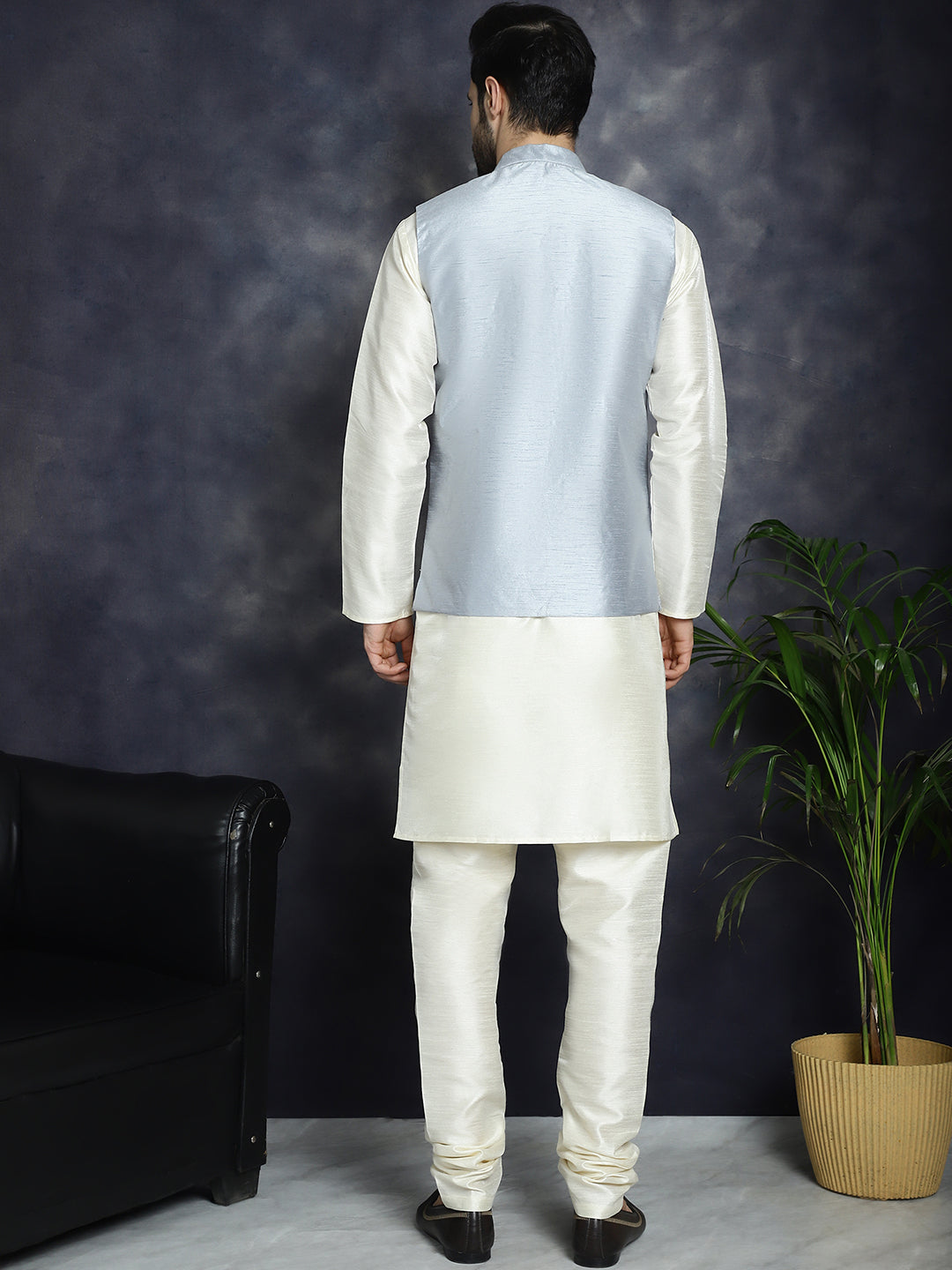 Men's Sequins and Embroidred Nehru Jacket With Solid Kurta Pyjama ( JOKPWC 636W 4096Grey )