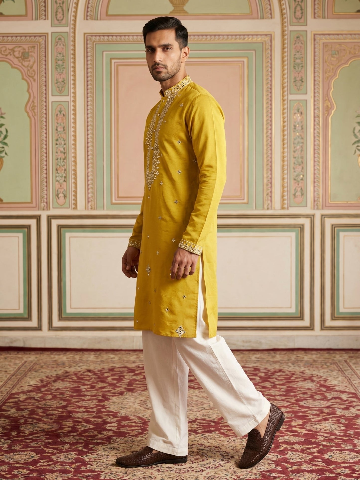 Men's Embroidered Kurta With Pyjama