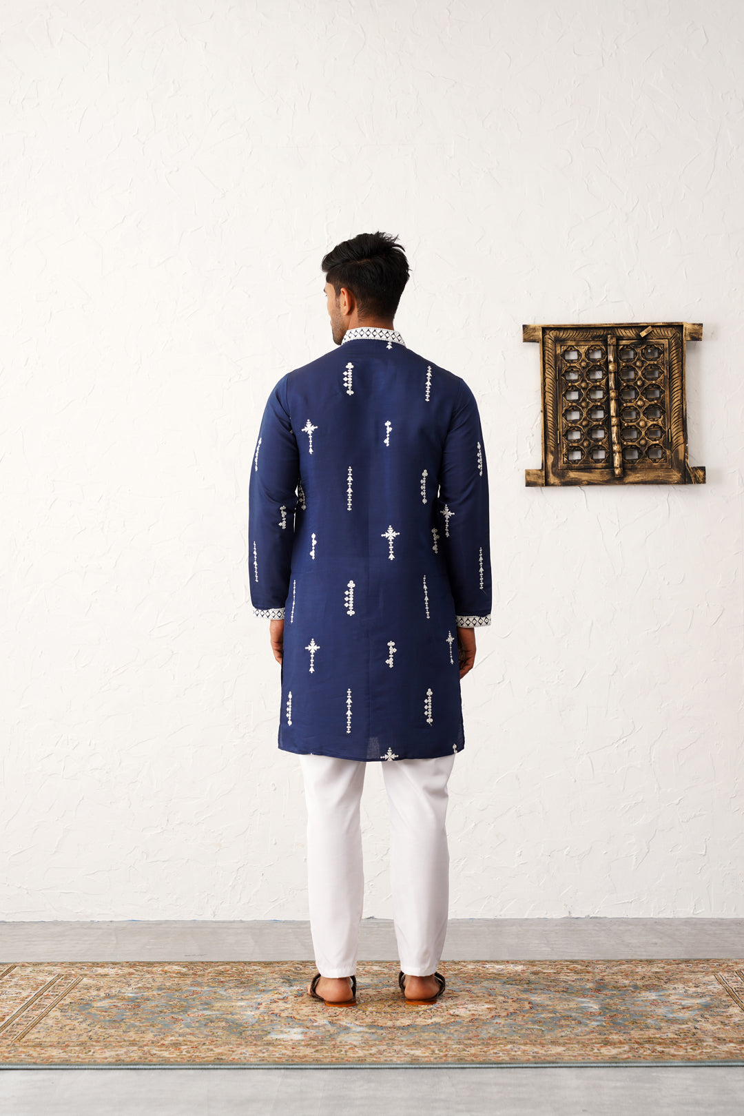 Men's Collar Chikankari Embroidered Kurta With Pyjama