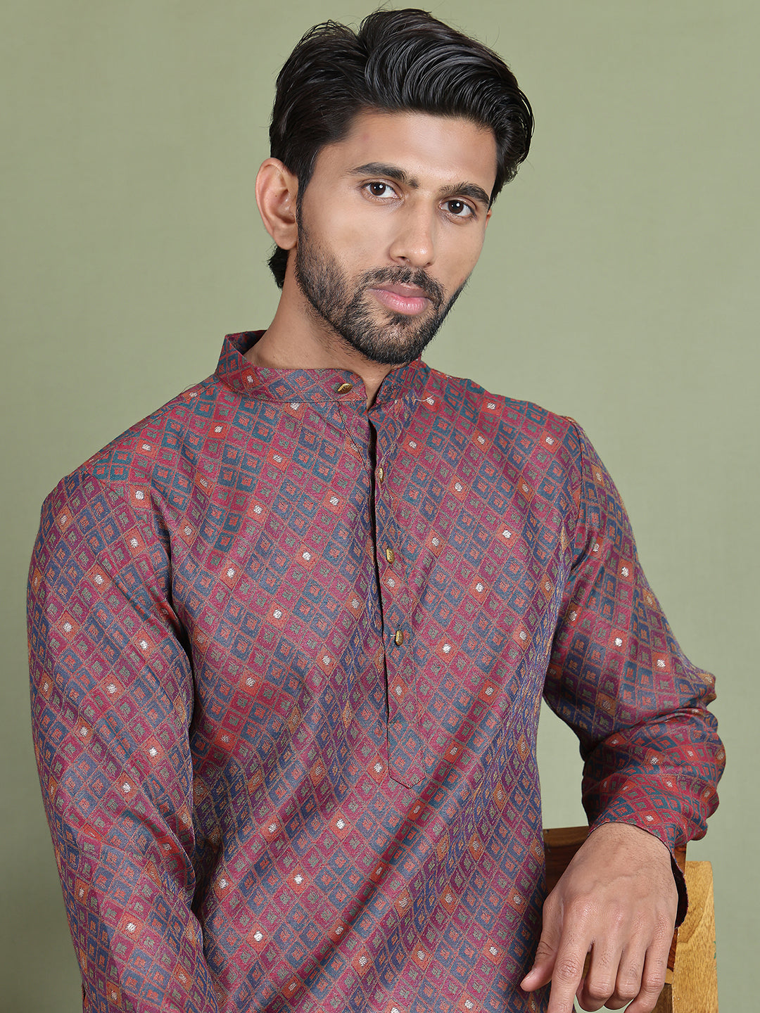 Maroon Woven Design Straight Kurta Pyjama Set ( JOKP 5153Maroon )
