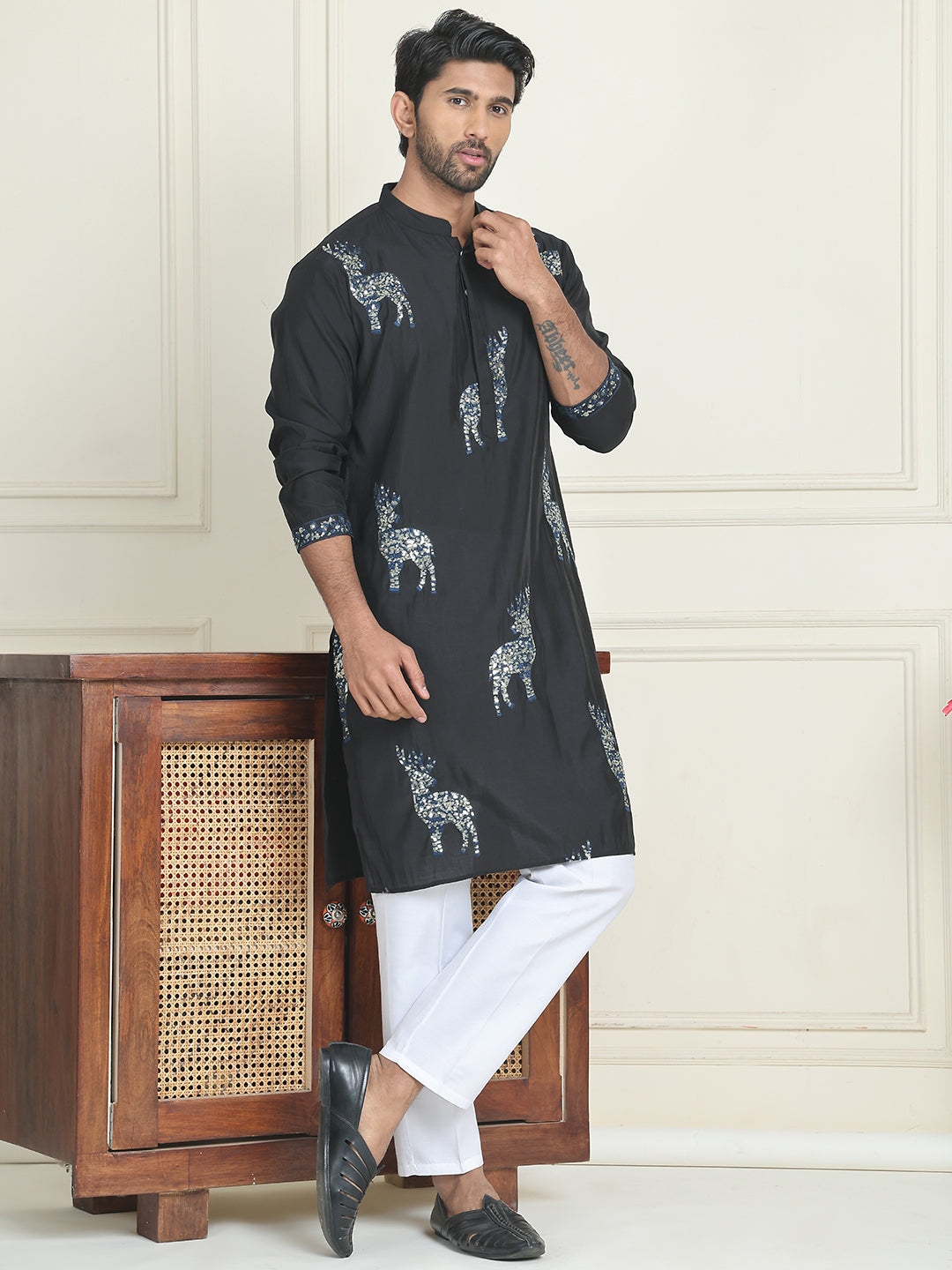 Animal Embroidered Kurta Pyjama Set ( JOKP P 5196 Blue )