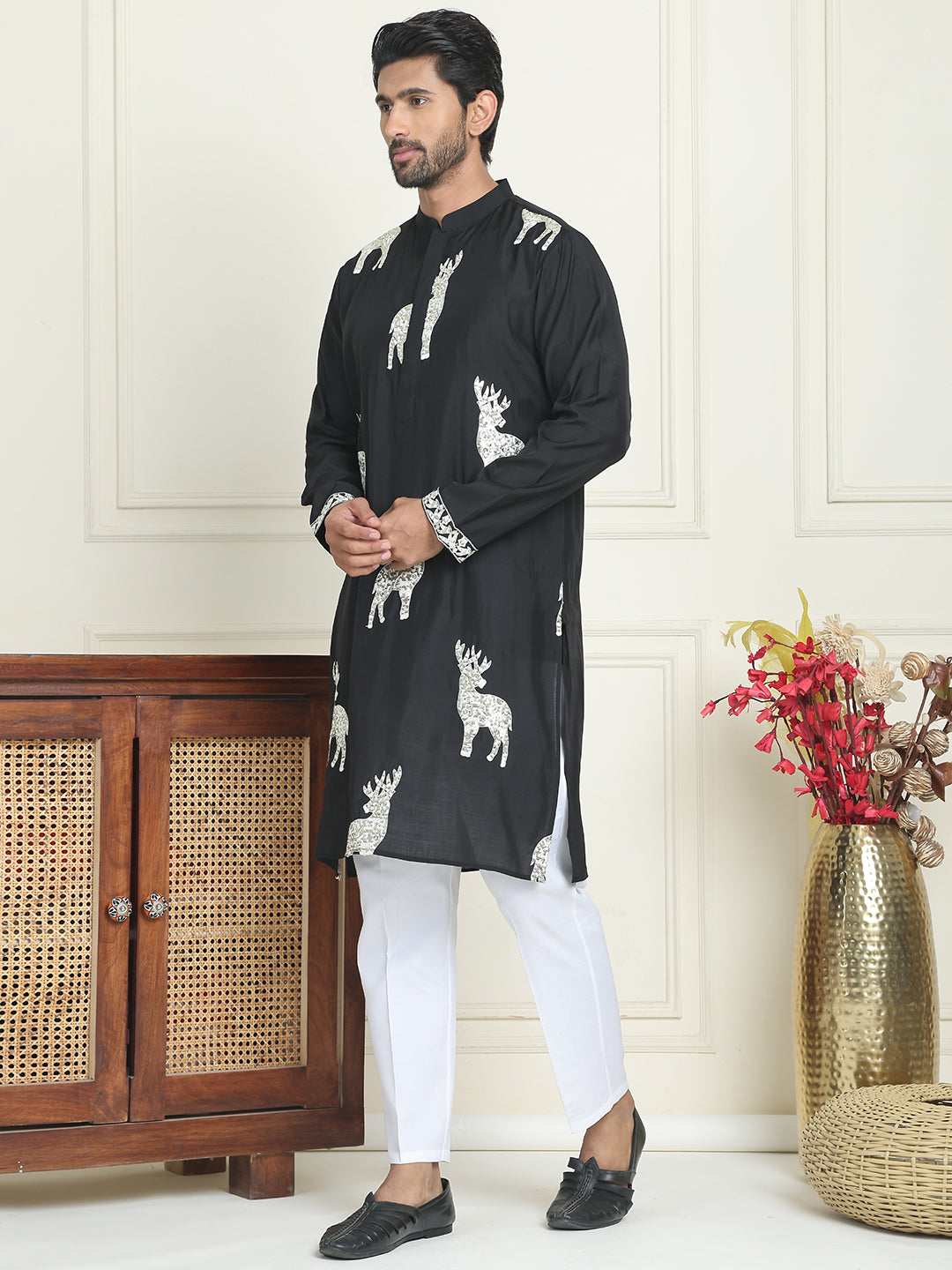 Animal Embroidered Kurta Pyjama Set ( JOKP P 5196 White )