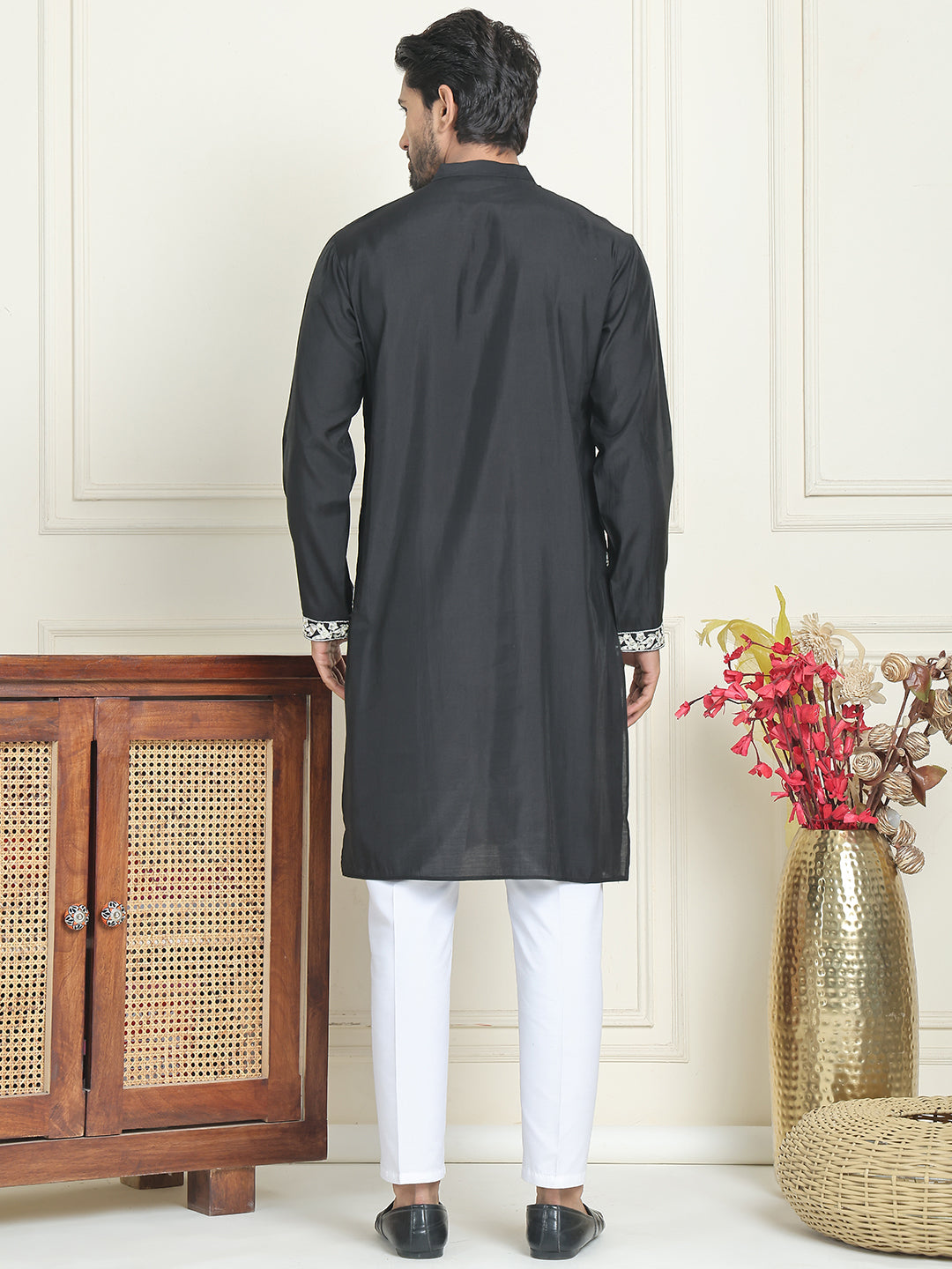 Animal Embroidered Kurta Pyjama Set ( JOKP P 5196 White )