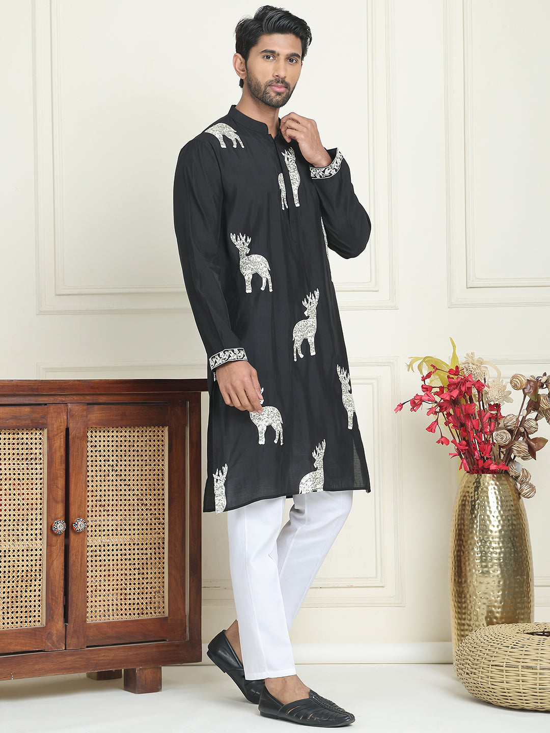 Animal Embroidered Kurta Pyjama Set ( JOKP P 5196 White )