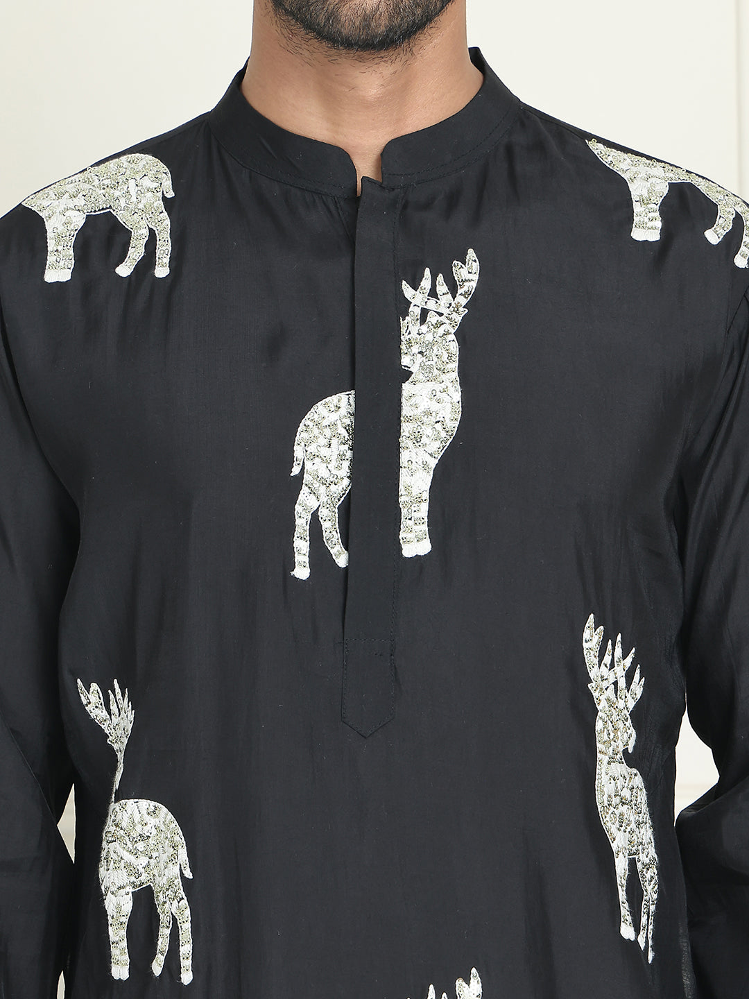 Animal Embroidered Kurta Pyjama Set ( JOKP P 5196 White )