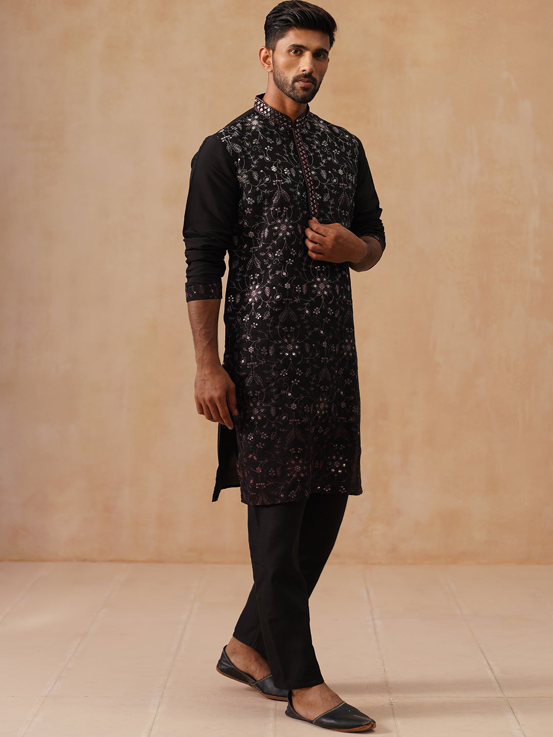 Men’s Silk Blend Embroidered Kurta Pyjama Set ( JOKP B-P 5296 B-P 5296Magenta )