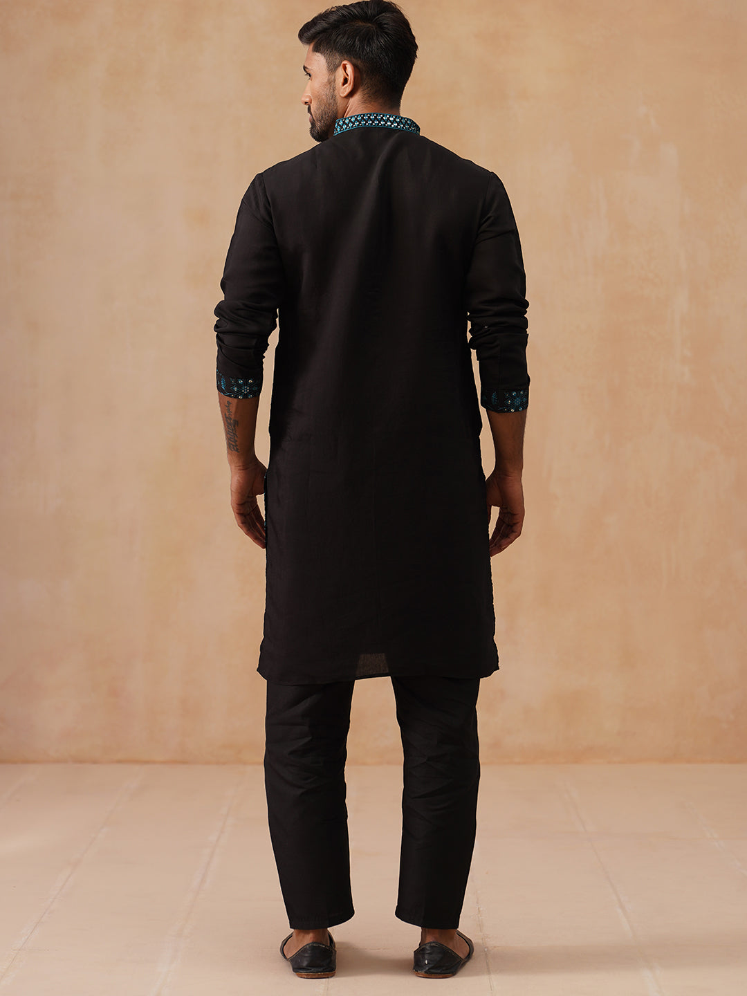 Men’s Silk Blend Embroidered Kurta Pyjama Set ( JOKP B-P 5296 B-P 5296Peacock )