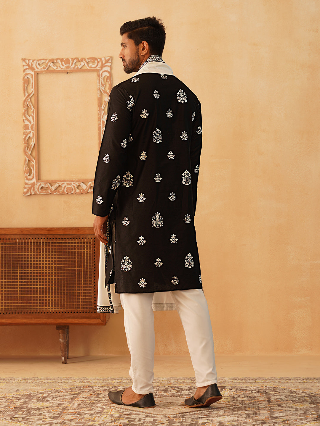 Black Embroidered Kurta with Dupatta Set ( KOD 5091 black )