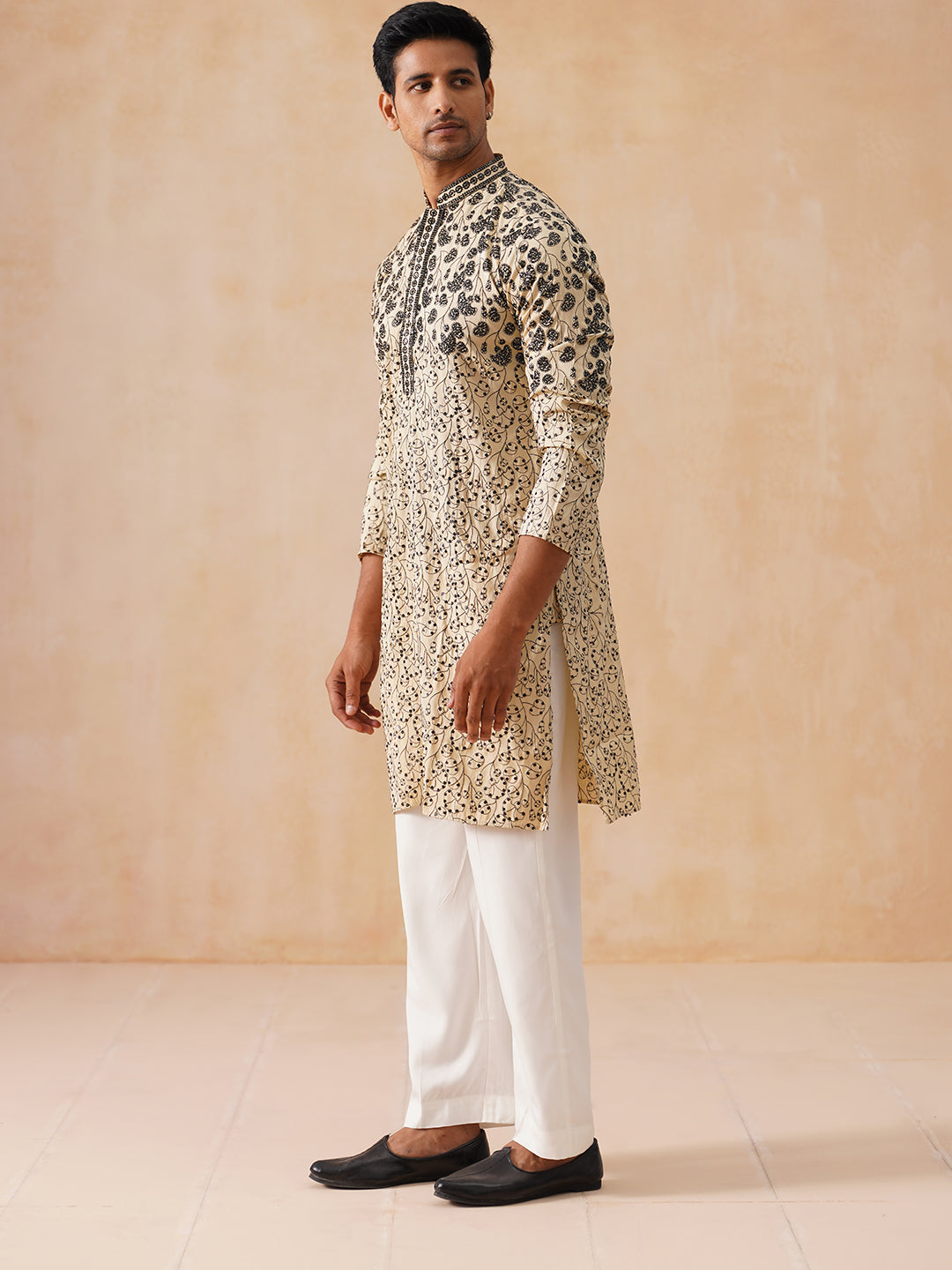 Men's Cream Embroidered Kurta Pyjama Set ( JOKP PJ11-W 5267 PJ11-W 5267Cream )