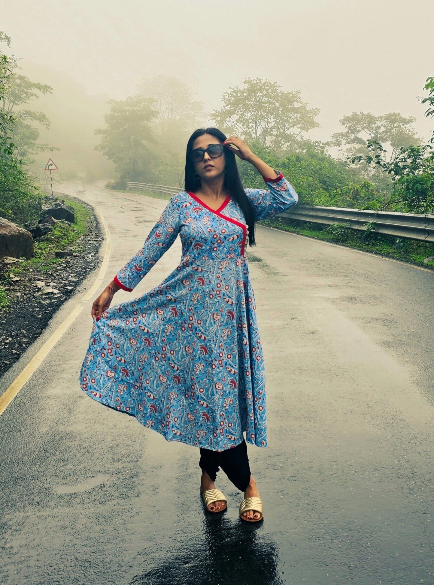 Jompers Women Blue Floral Printed Anarkali Kurta