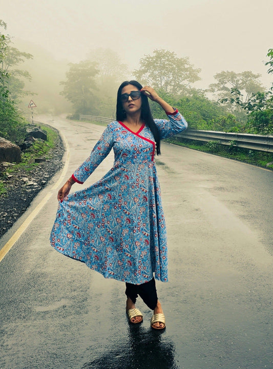 Jompers Women Blue Floral Printed Anarkali Kurta