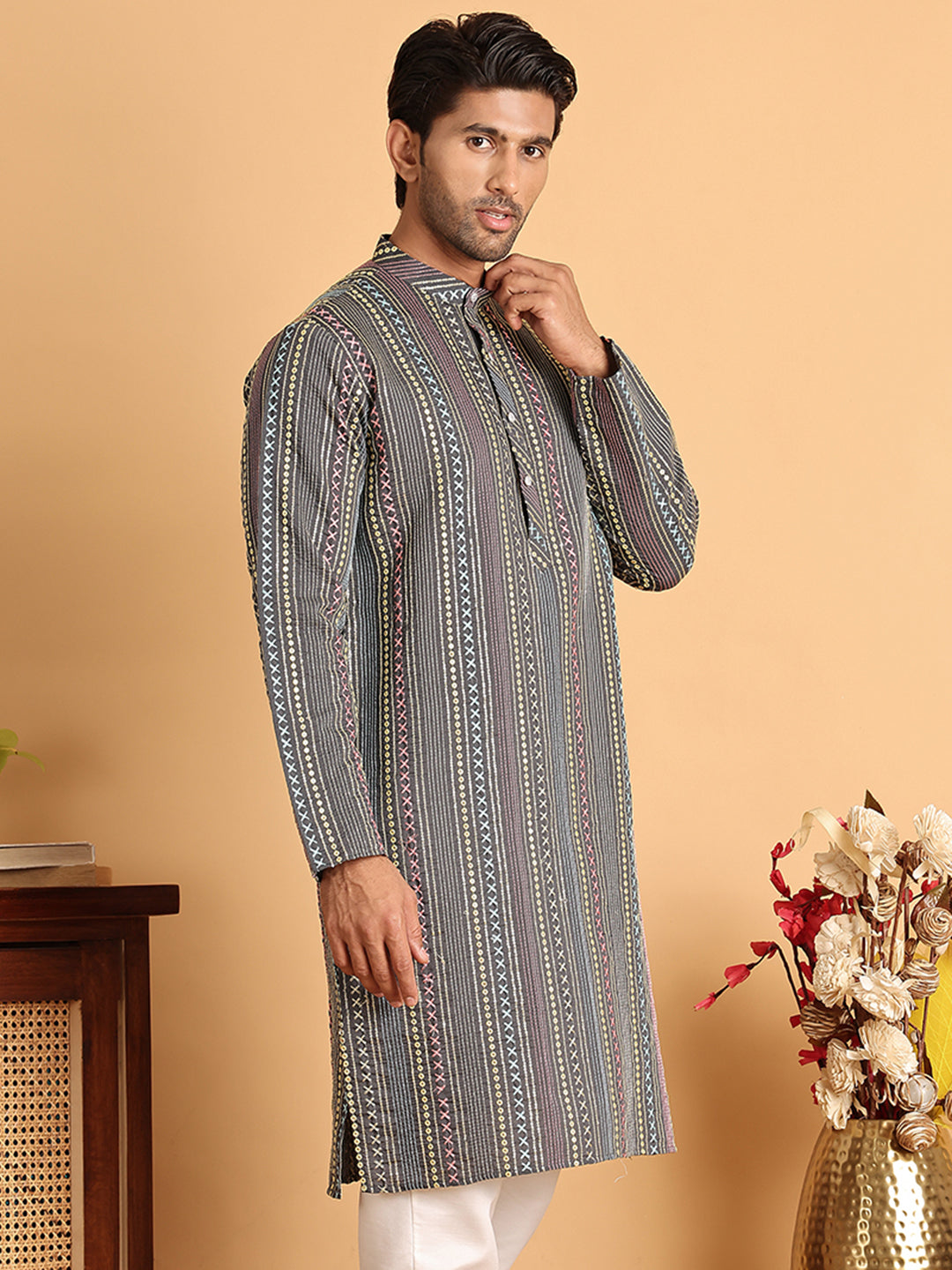 Embroidered Silk Blend Kurtas For Men ( KO 5119Grey )
