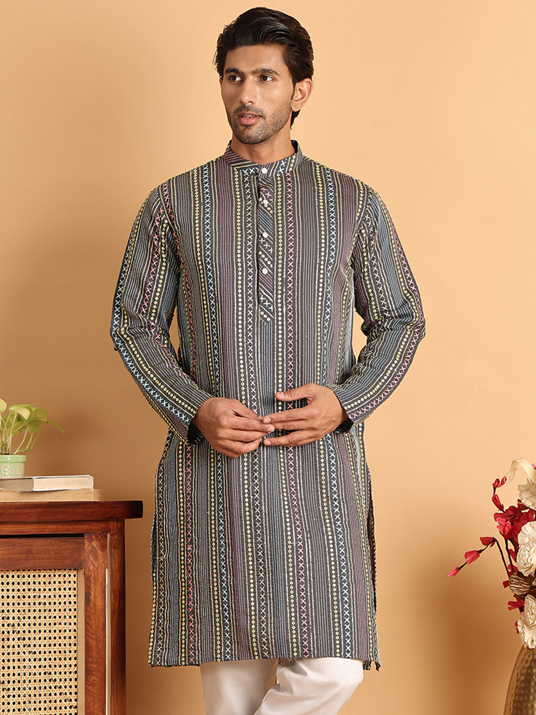 Embroidered Silk Blend Kurtas For Men ( KO 5119Grey )