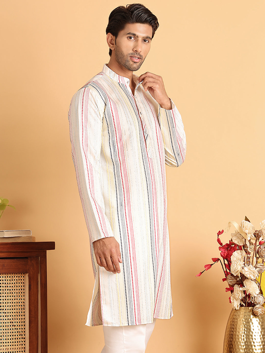 Embroidered Silk Blend Kurtas For Men ( KO 5119Off-White )