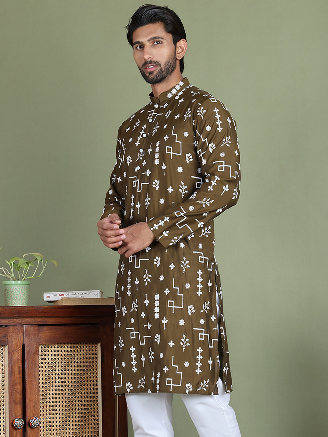 Embroidered Silk Blend Straight Kurtas. ( ko 5126Mehndi )
