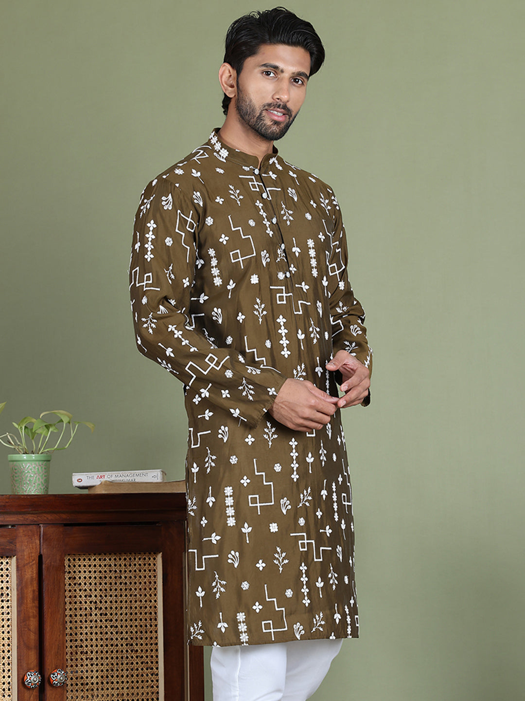 Embroidered Silk Blend Straight Kurtas. ( ko 5126Mehndi )