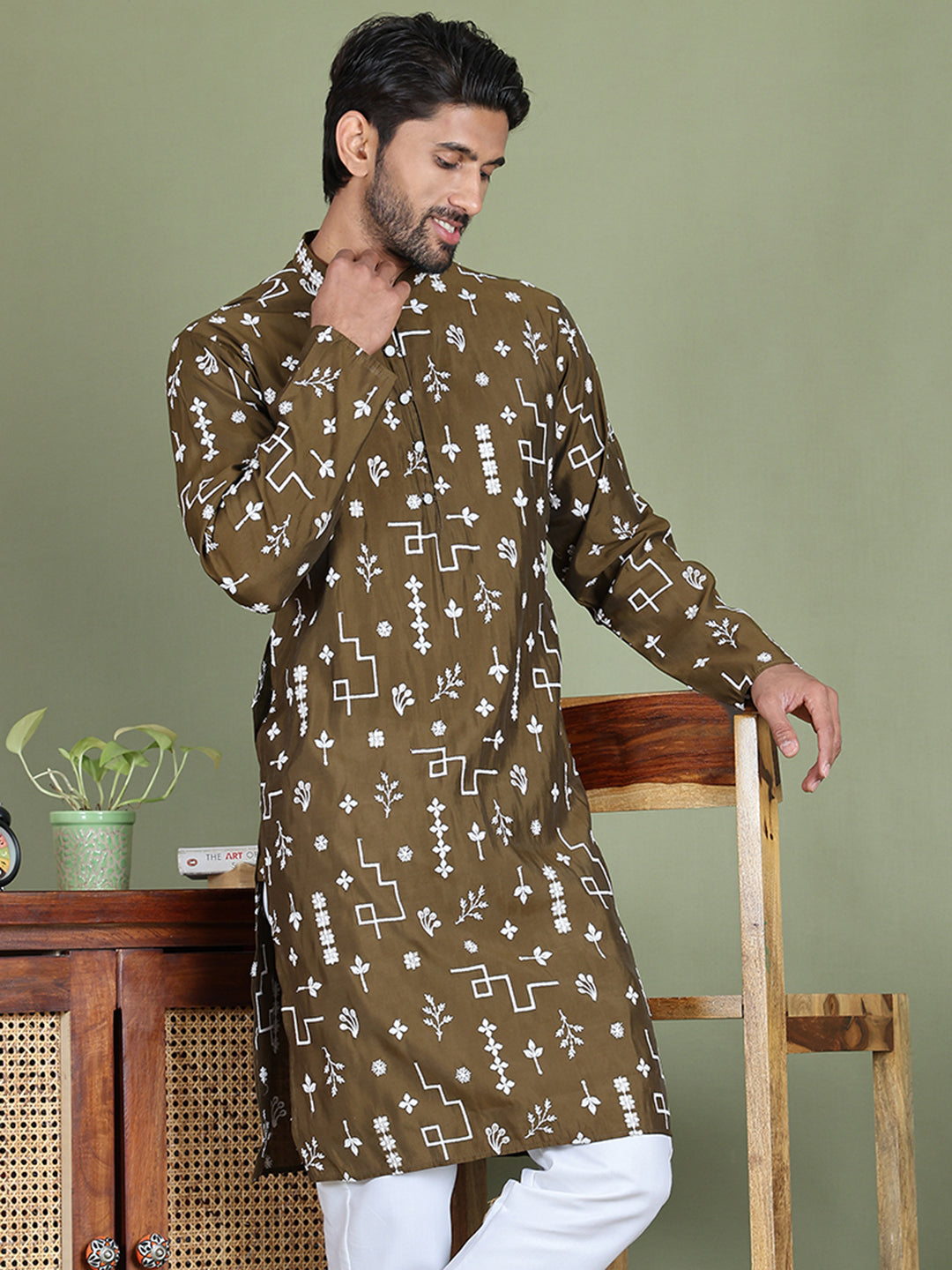 Embroidered Silk Blend Straight Kurtas. ( ko 5126Mehndi )