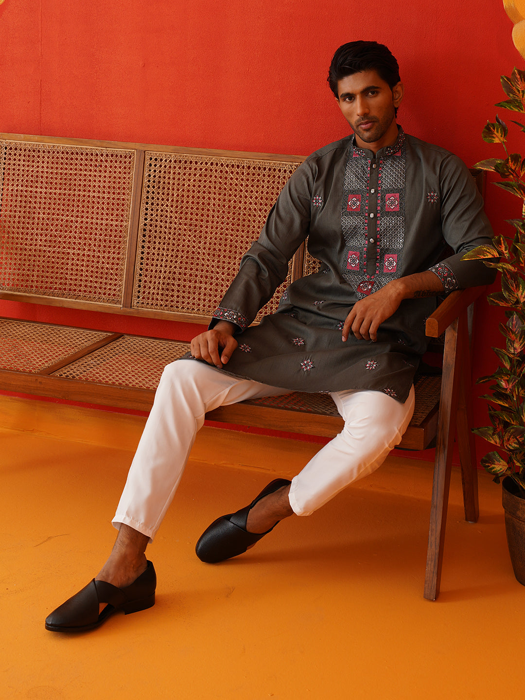 Men Grey Floral Embroidered Kurtas ( KO 5134Dark-Grey )