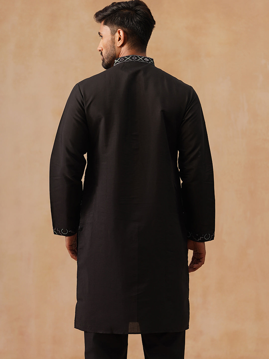 Ethnic Kurtas in Luxurious Silk Blend ( KO 5295 Black )