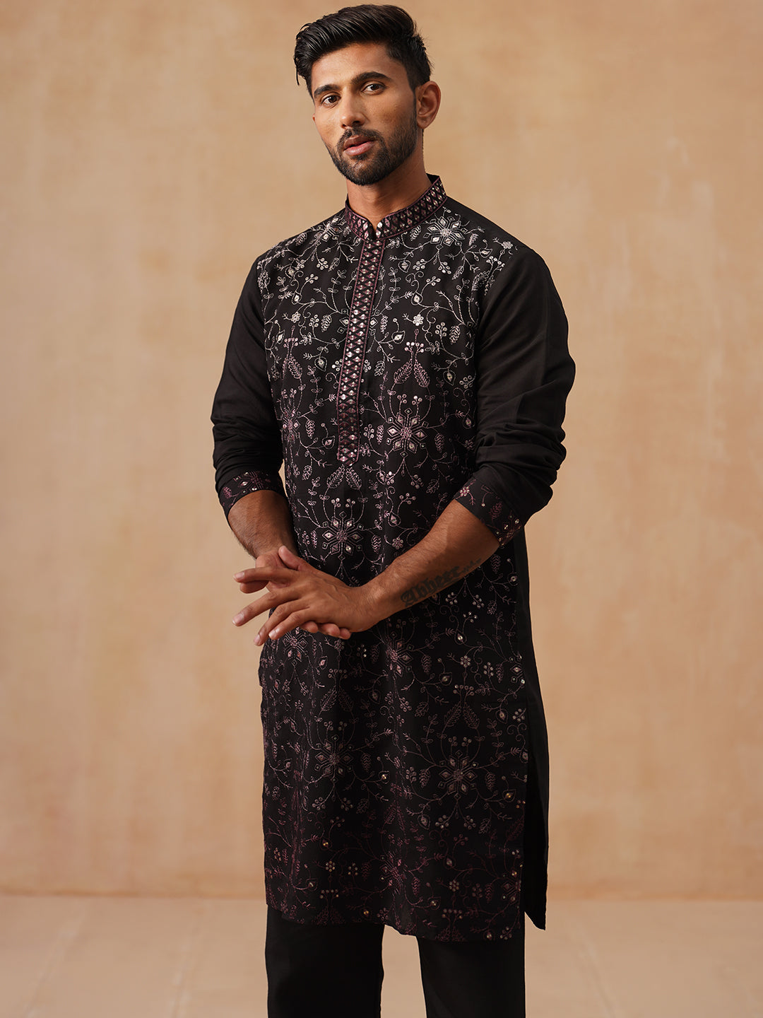 Men’s Silk Blend Embroidered Kurtas ( KO 5296 Magenta )