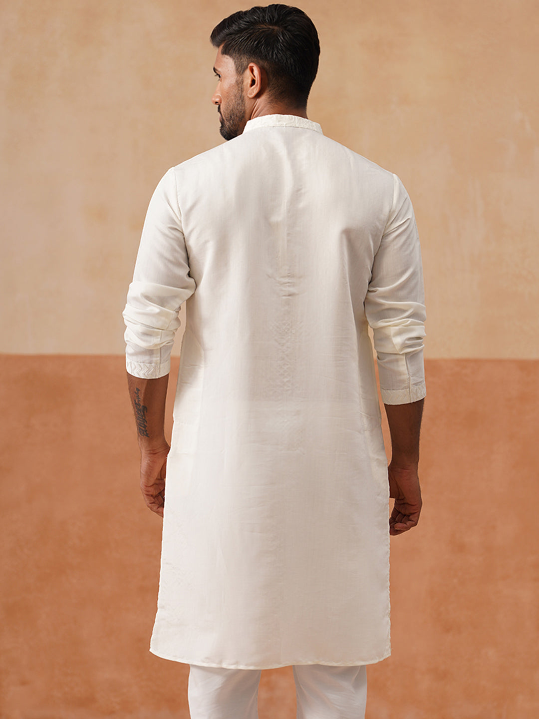 Men’s Silk Blend Embroidered Kurtas ( KO 5297 White )