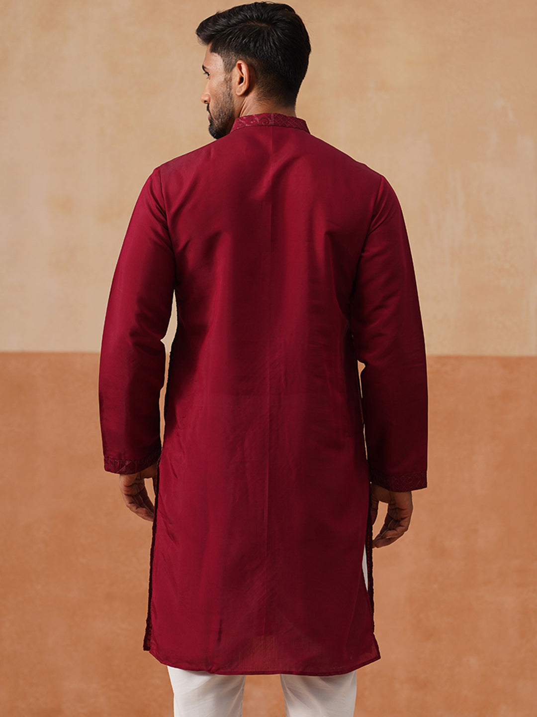Men’s Silk Blend Embroidered Kurtas ( KO 5297 Wine )