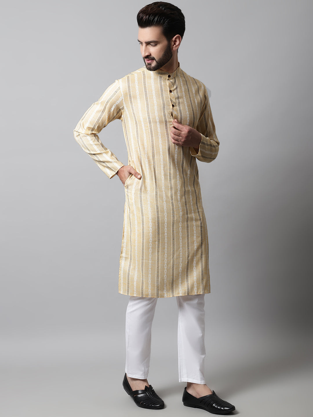 Men Beige Geomatric Printed Kurtas