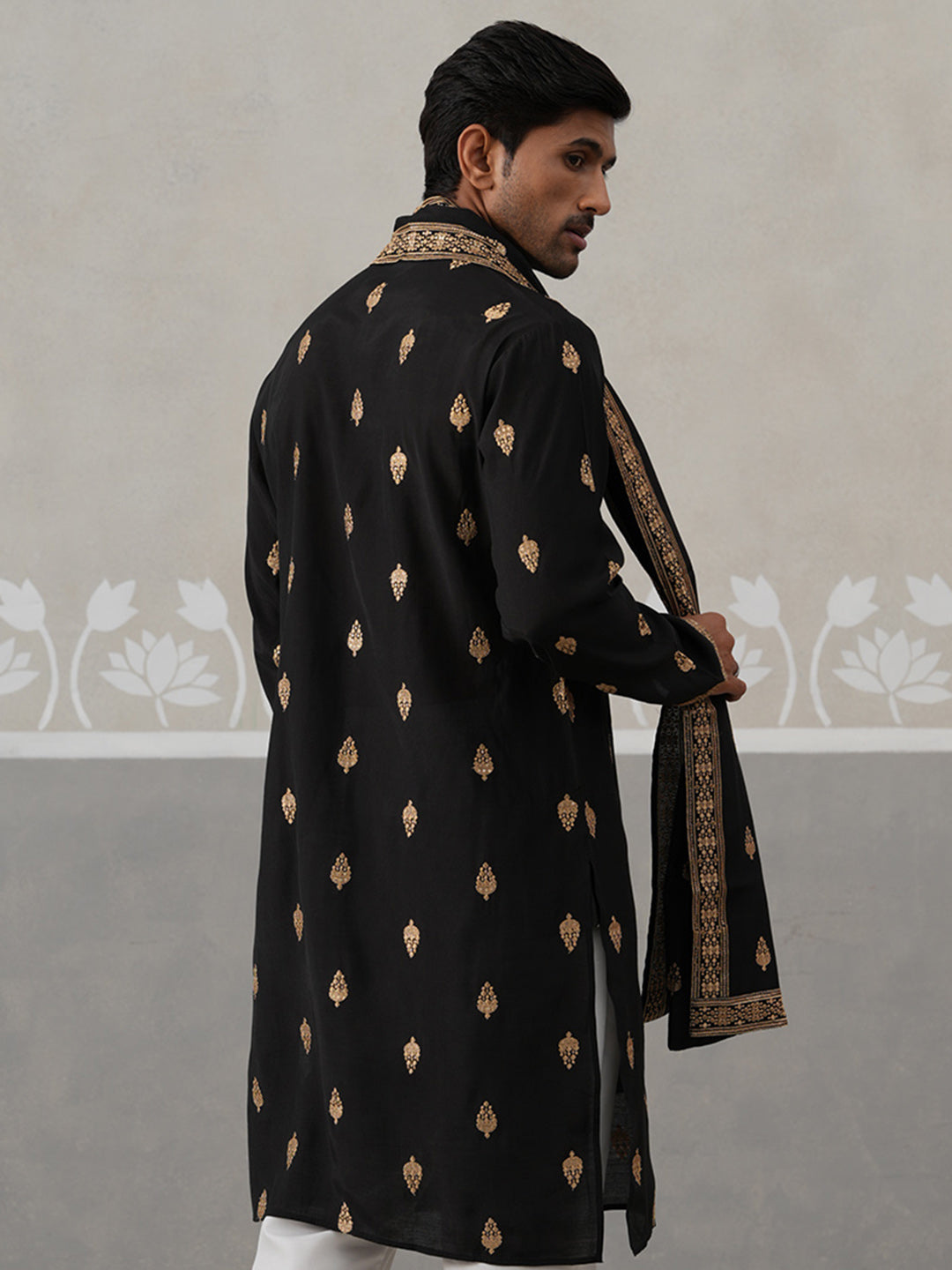 Silk Blend Embroidered Kurtas with Dupatta (KO D 5319 Black ) [FF] [B-3-4]