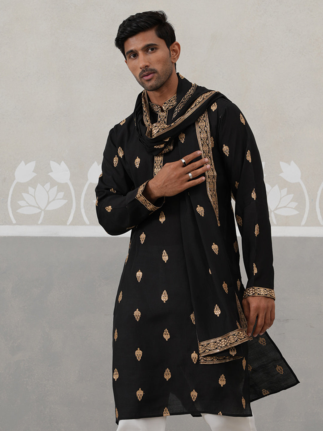 Silk Blend Embroidered Kurtas with Dupatta (KO D 5319 Black ) [FF] [B-3-4]