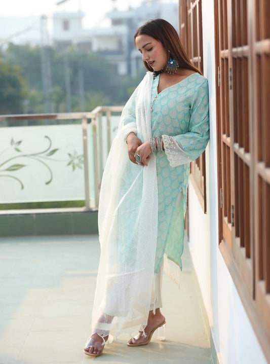 Women Blue Ethnic Motifs Jacquard Kurta with Palazzos & With Dupatta