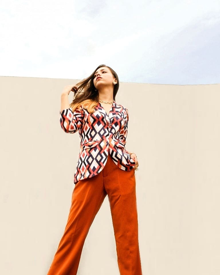 Jompers Women Multi-Coloured Satin Finish Printed Single-Breasted Blazer ( JOB 6002 Orange )