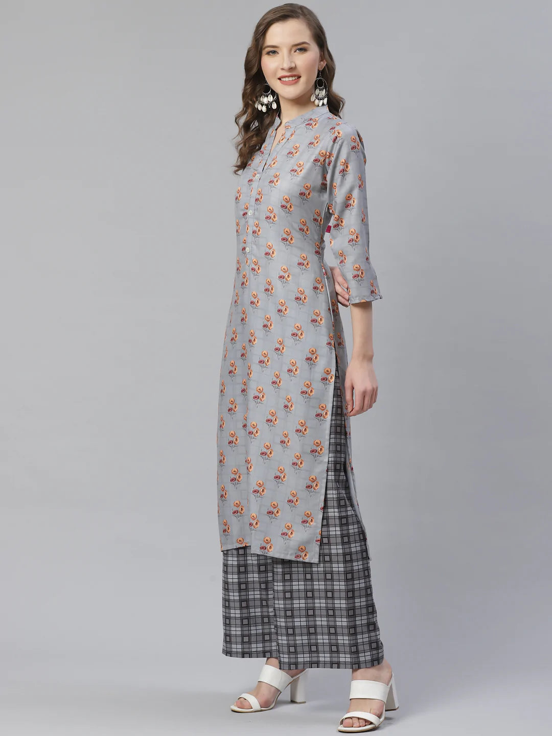 Jompers Women Grey & Beige Floral Printed Kurta with Palazzos ( JOKPL 1353 Lt.Grey )