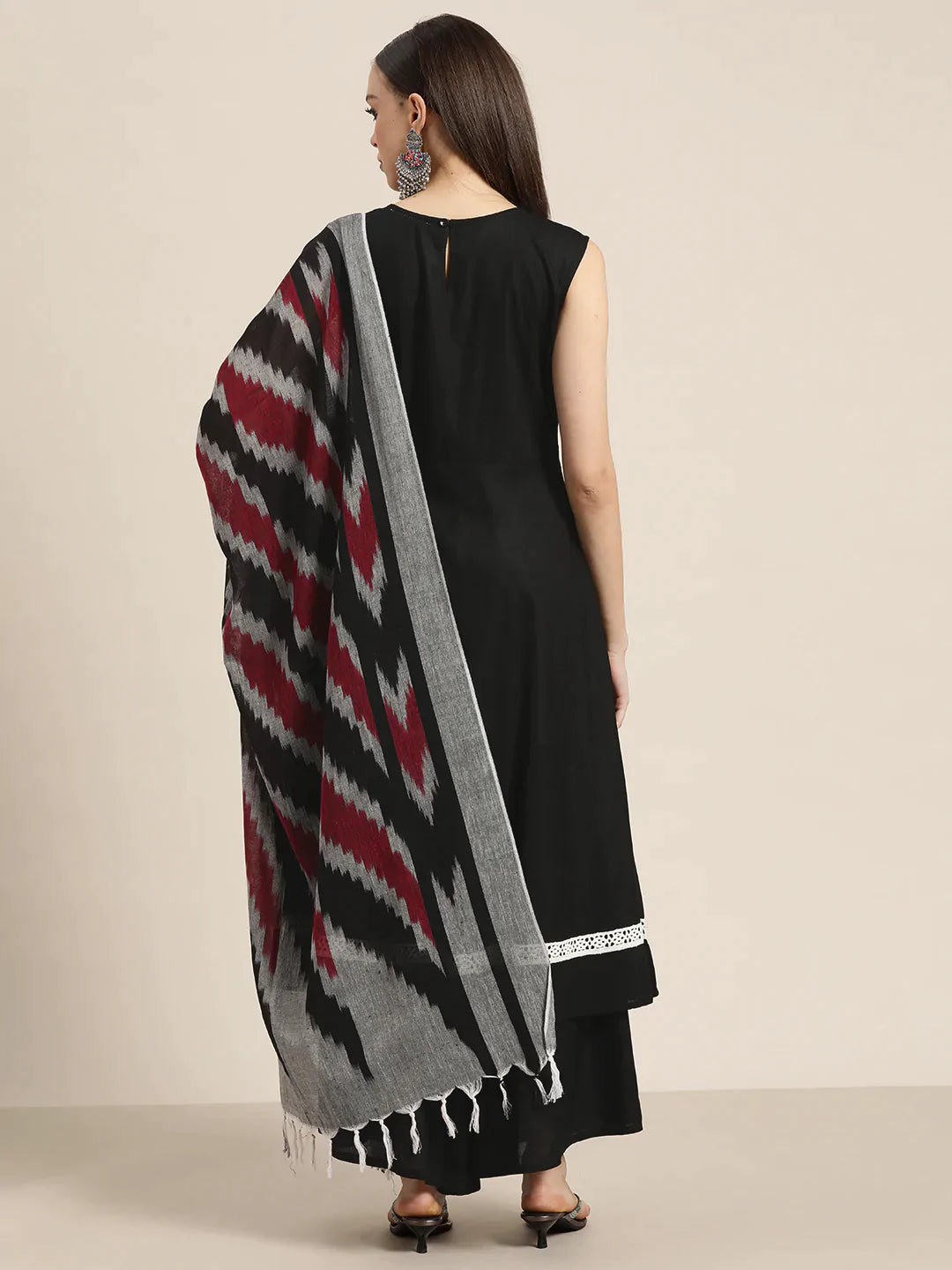 Women Kurta with Palazzos & Ikkat Dupatta ( JOKPL D17Gry 1477 Black )