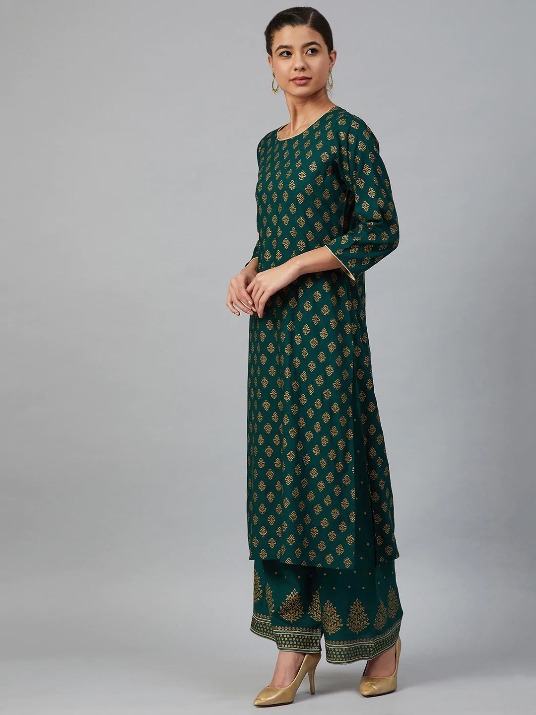 Jompers Women Green & Golden Printed Kurta with Palazzos & Dupatta ( JOKPL D 1360 Green )