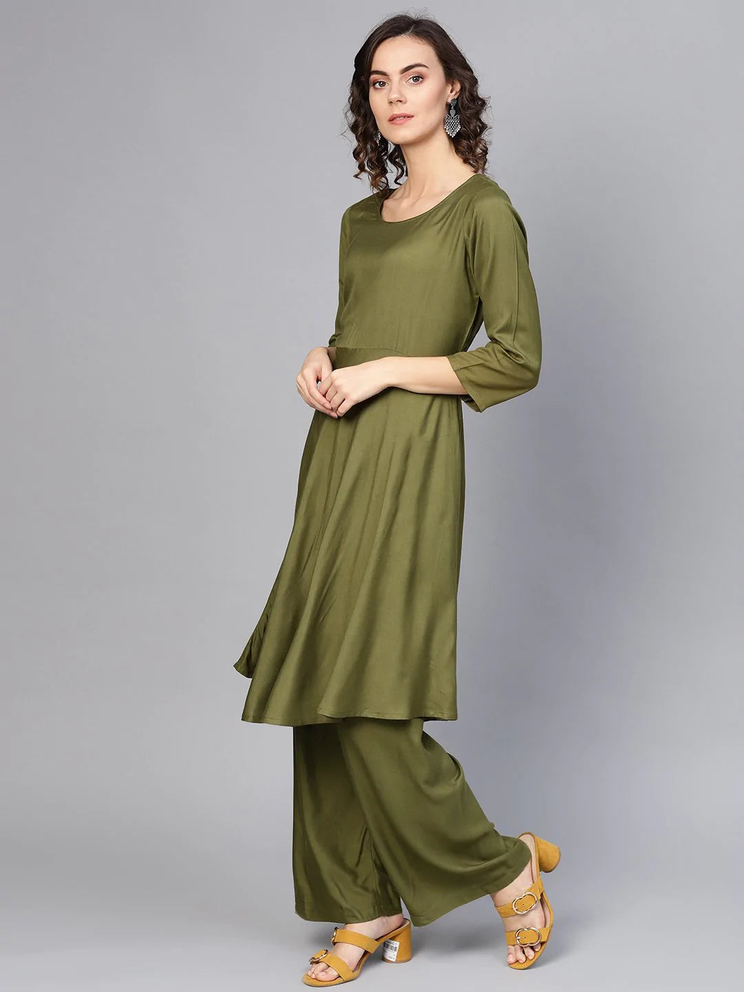 Jompers Women Olive Green Solid Kurta with Palazzos & Dupatta ( JOKPL MU-D 1283 Olive )
