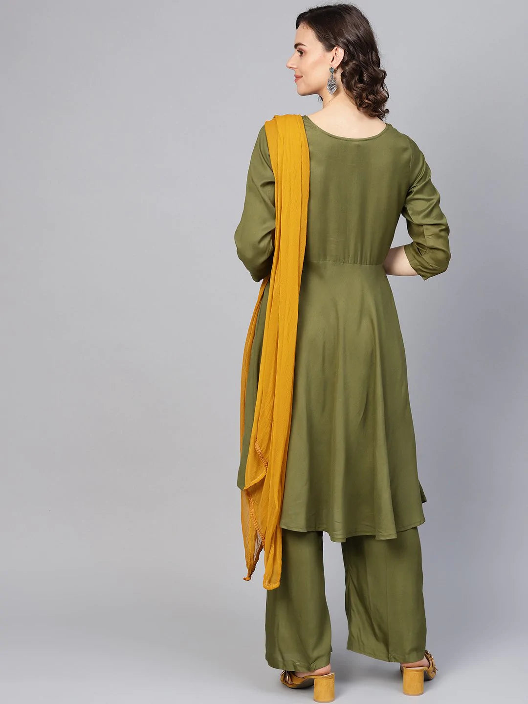 Jompers Women Olive Green Solid Kurta with Palazzos & Dupatta ( JOKPL MU-D 1283 Olive )