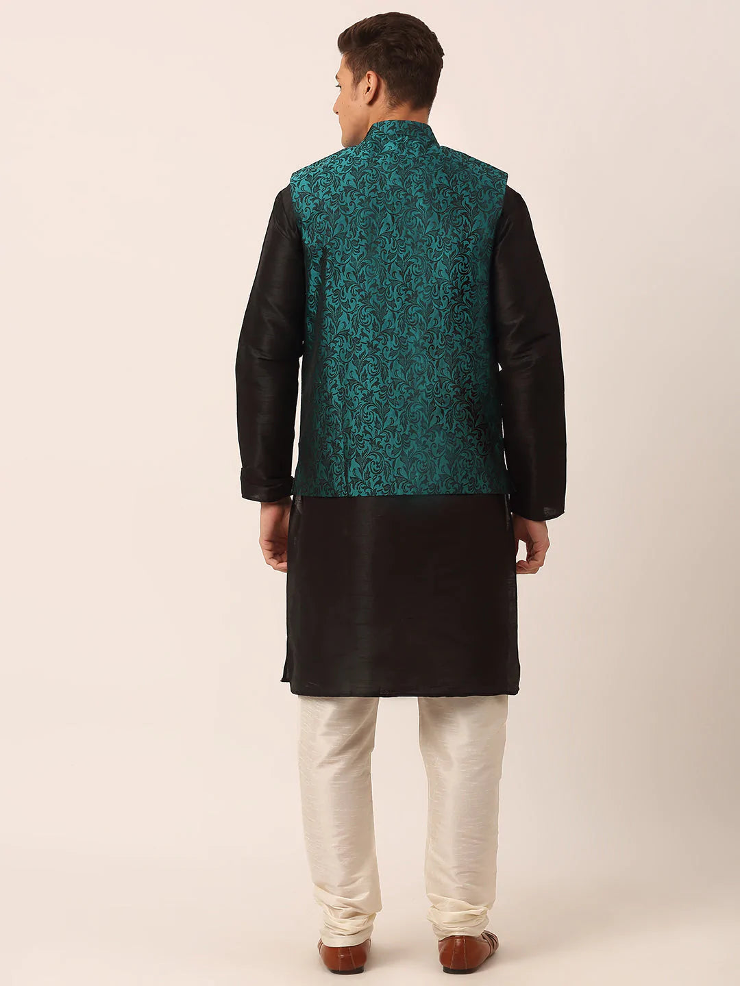 Men's Solid Kurta Pyjama With Green Woven Design Nehru Jacket( JOKPWC B-D 4004Green )