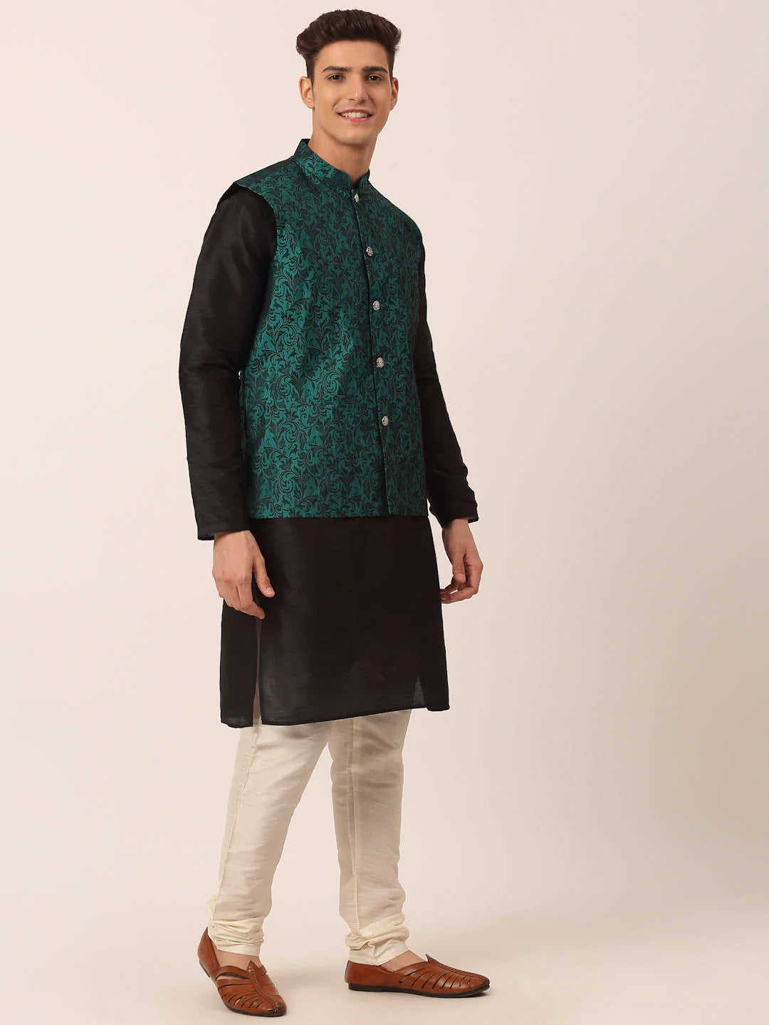 Men's Solid Kurta Pyjama With Green Woven Design Nehru Jacket( JOKPWC B-D 4004Green )