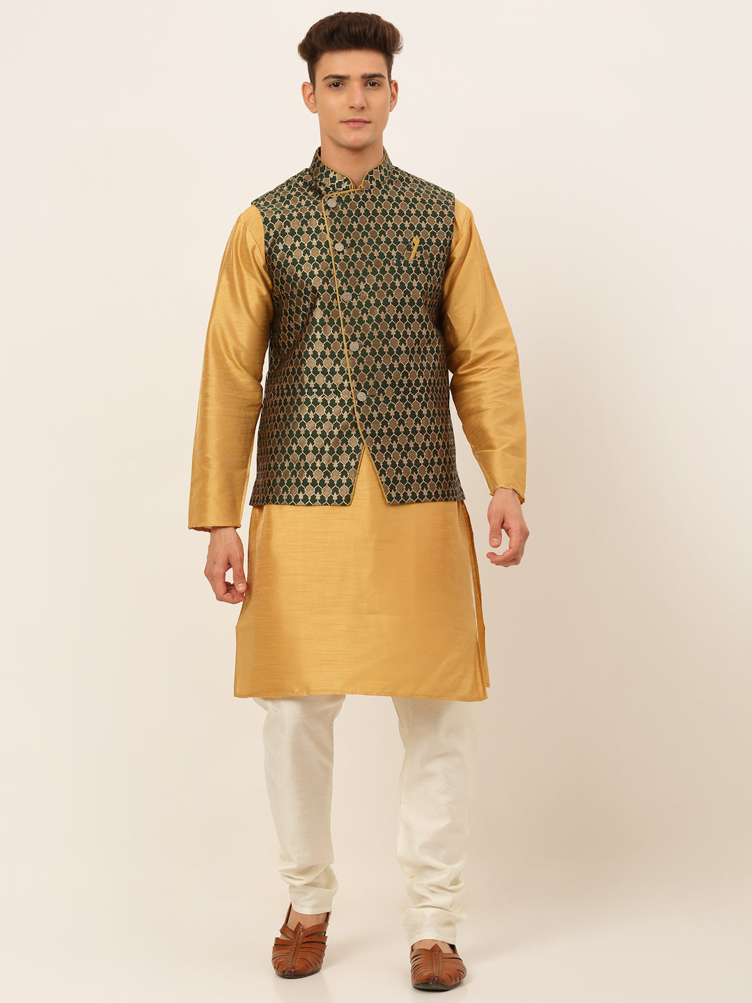 Men's Solid Kurta Pyjama With Nehru Jacket ( JOKPWC DG-D 4048Olive )
