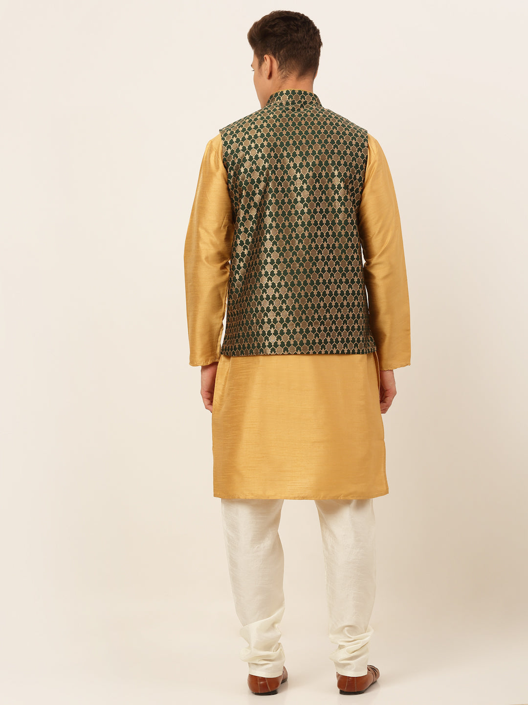 Men's Solid Kurta Pyjama With Nehru Jacket ( JOKPWC DG-D 4048Olive )