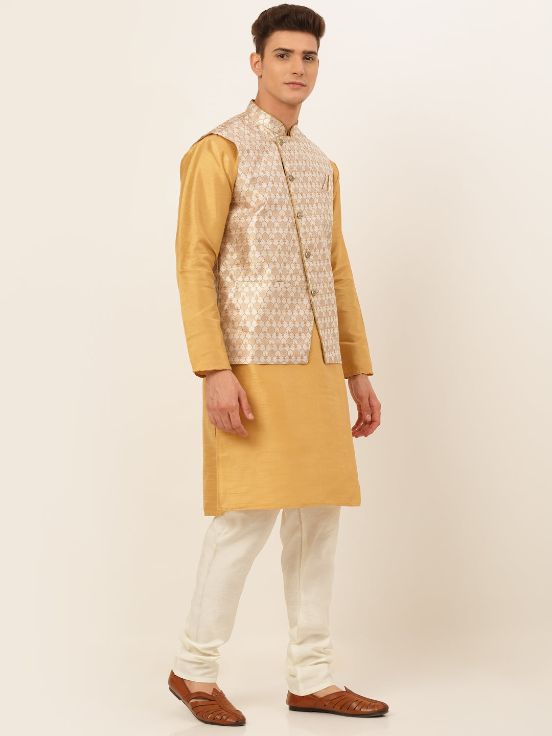 Men's Solid Kurta Pyjama With Nehru Jacket ( JOKPWC DG-D 4048Silver )