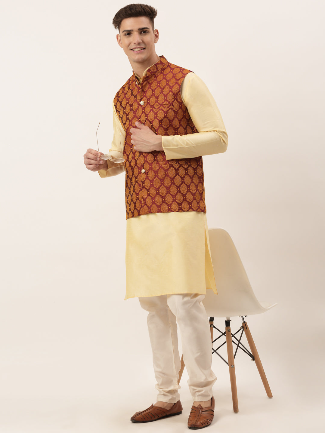 Men's Woven Design Nehru Jacket and Kurta Pyjama Set ( JOKPWC G-D 4026Maroon )
