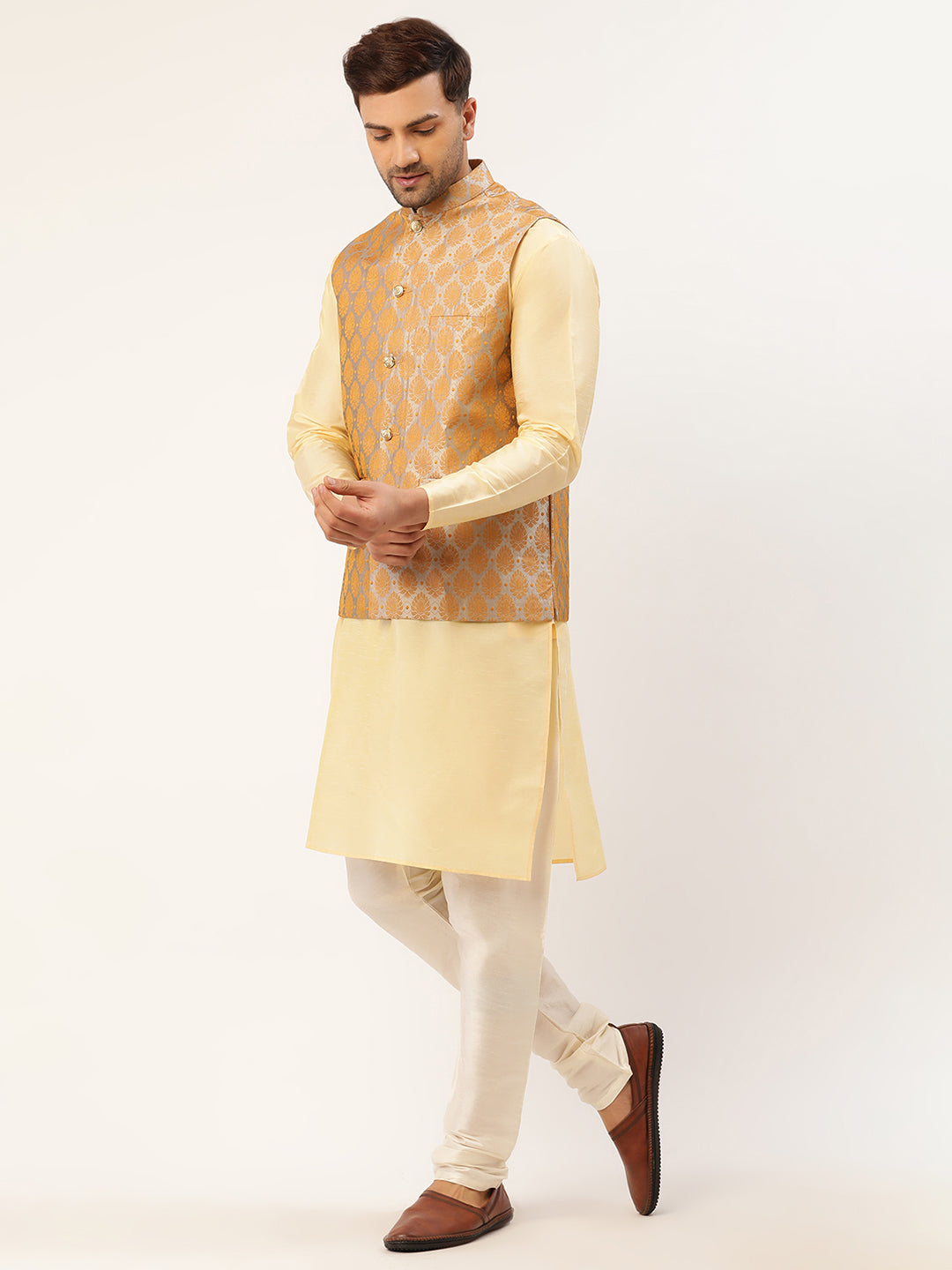 Men's Woven Design Nehru Jacket and Kurta Pyjama Set ( JOKPWC G-D 4026 Silver )