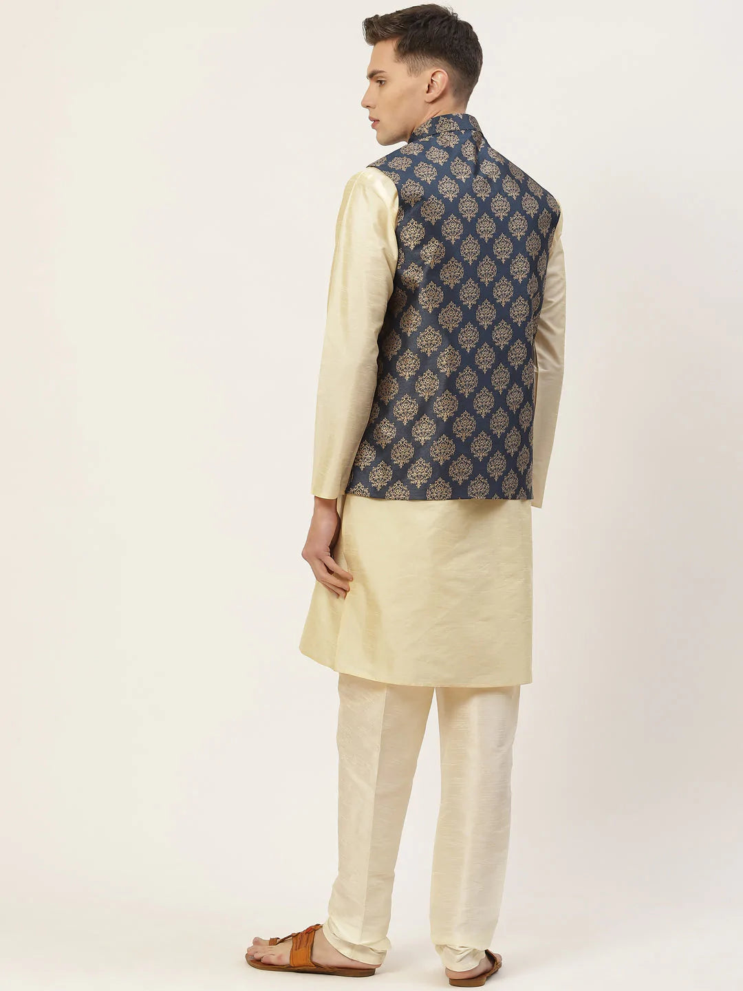 Men's Solid Kurta Pyjama With Floral Navy Printed Nehru Jacket( JOKPWC G-D 4032Navy )