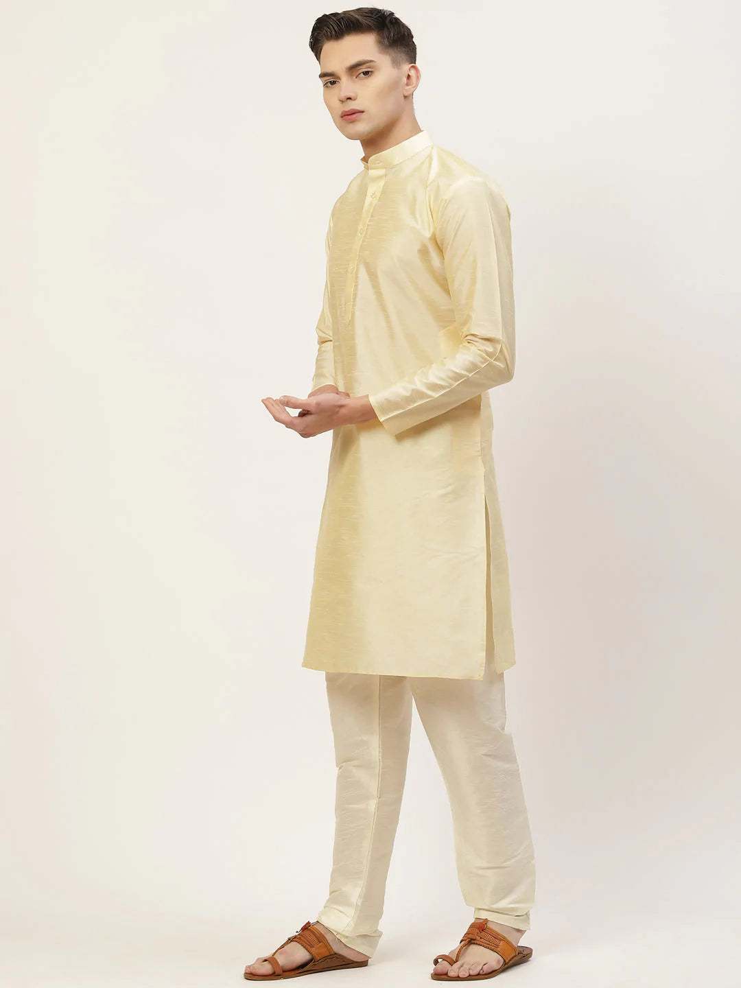 Men's Solid Kurta Pyjama With Floral Peach Printed Nehru Jacket( JOKPWC G-D 4032Peach )