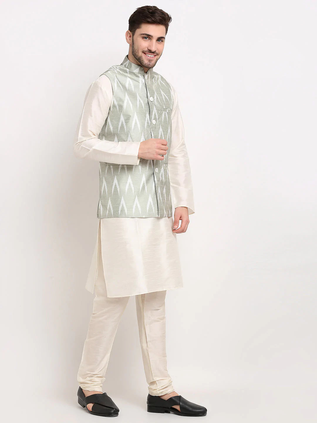 Jompers Men's Ikat Print Nehru Jacket & Kurta Pyjama ( JOKPWC W-D 4030Grey )
